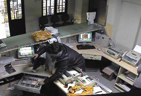 PTT soygunu güvenlik kamerasında