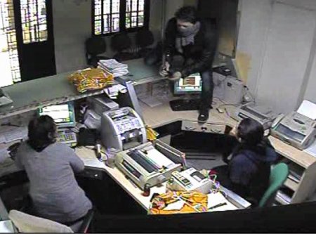 PTT soygunu güvenlik kamerasında