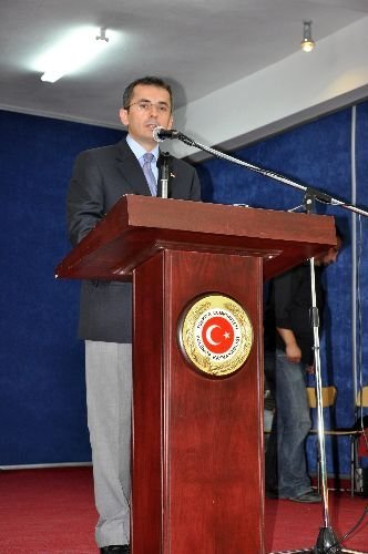 Pülümür Kaymakamı Ve Dtp Milletvekili Arasındaki Polemik Bal Festivaline Damgasını Vurdu