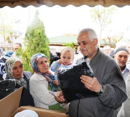 Pursaklar’da Yaşlıların Bahar Yürüyüşü Heyecanı Başladı