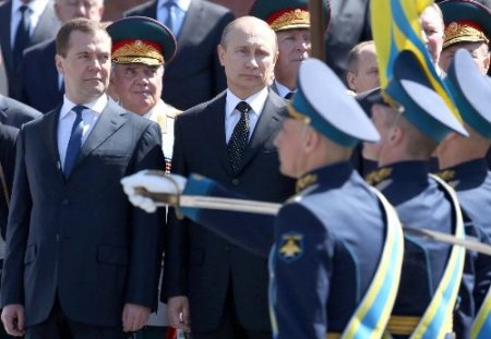 Putin, Gürcü halkının 9 Mayıs Zafer Bayramı'nı kutladı