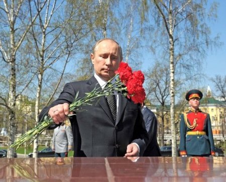 Putin, Gürcü halkının 9 Mayıs Zafer Bayramı'nı kutladı