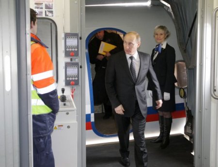 Putin, Moskova'nın İki Büyük Havalimanını Özelleştiriyor