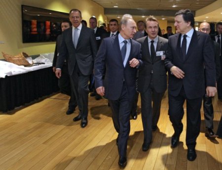 Putin Brüksel'de Konuştu: Kuzey Afrika'da Radikal Grupların Güçlenmesi Kuzey Kafkasya’yı Da Etkiler