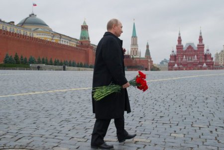 Putin din adamları ile Kızıl Meydan’da “Birlik” mesajı verdi
