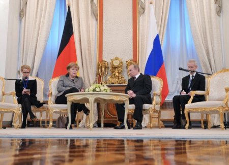 Putin: Esed’den önce, etnik ve dini grupların geleceği belirlenmeli