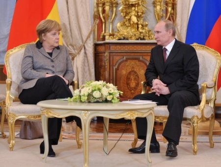 Putin: Esed’den önce, etnik ve dini grupların geleceği belirlenmeli