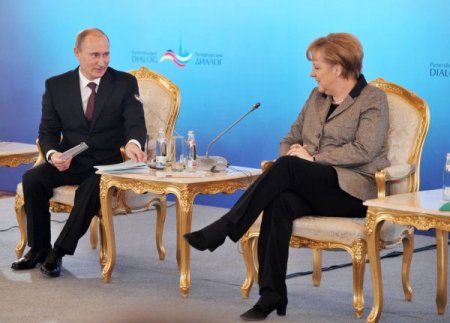 Putin: Esed’den önce, etnik ve dini grupların geleceği belirlenmeli