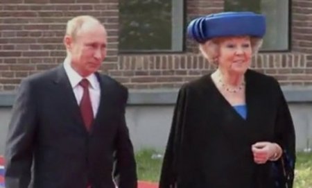 Putin Kraliçe Beatrix ile bir araya geldi