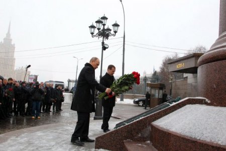 Putin ve Medvedev, reformcu Rus lider Stolıpin’in anıtına çelenk bıraktı