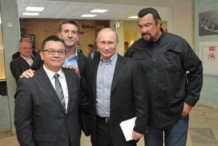 Putin ve ünlü dövüş aktörü Steven Seagel, Moskova’da spor tesisi açtı