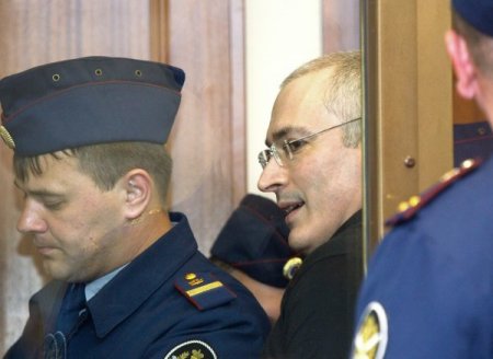 Putin’in Muhalifi Hodorkovski’ye Bir Yıl Hapis İndirimi