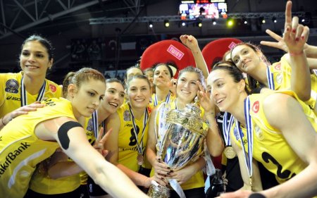 Rabıta Bakü'yü 3-0 yenen Vakıfbank filede Avrupa'nın en büyüğü