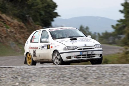 Ralli Kupası'nın ilk yarışı 'Aras Cam Rallisi' tamamlandı