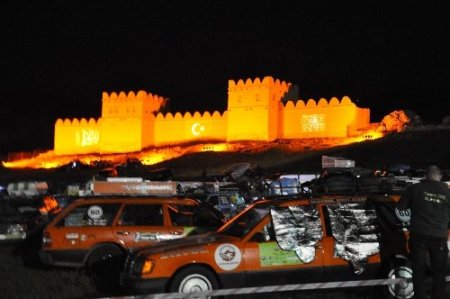 Ralliciler, ateş altındaki Suriye ve Filistinli çocuklar için sürecek