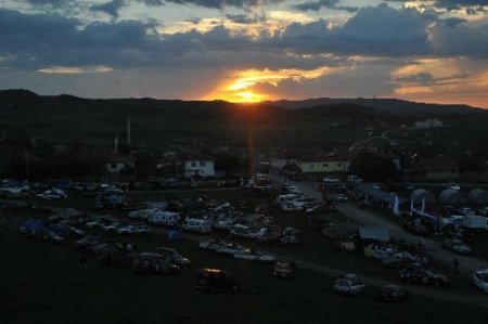 Ralliciler, ateş altındaki Suriye ve Filistinli çocuklar için sürecek