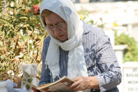 Ramazan Bayramı Arifesinde Mezarlıklar Doldu Taştı
