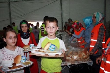 Ramazan Gelenekleri Değişerek Devam Ediyor
