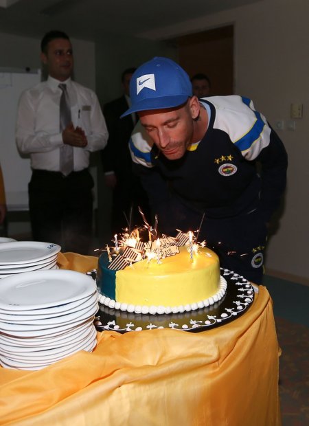 Raul Meireles'e sürpriz doğum günü yapıldı