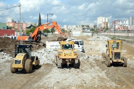 Ray Sokak’ta bulvar açma çalışmaları sürüyor