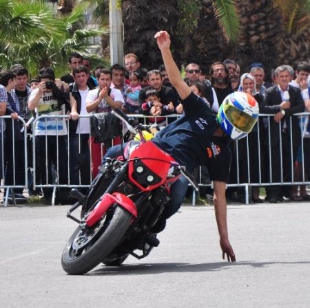 Razgatlıoğlu, Amerika'ya gitmeden önce şov yaptı