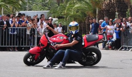 Razgatlıoğlu, Amerika'ya gitmeden önce şov yaptı