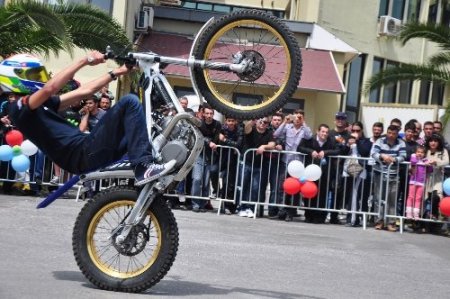 Razgatlıoğlu, Amerika'ya gitmeden önce şov yaptı