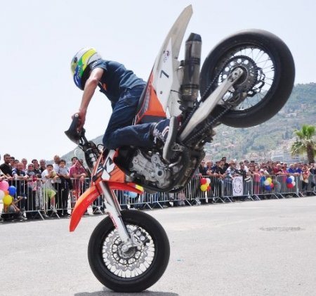 Razgatlıoğlu, Amerika'ya gitmeden önce şov yaptı