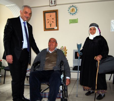 Recep dede, tekerlekli sandalyeye kavuştu