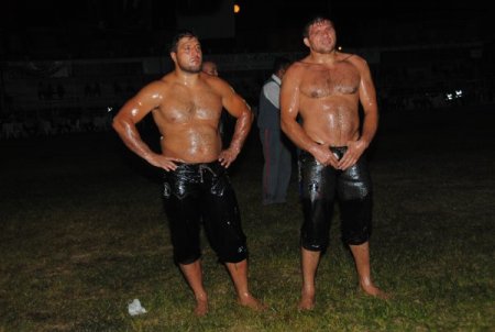 Recep Kara, Kırkpınar'ın rövanşını Manavgat'ta Ali Gürbüz'ü yenerek aldı