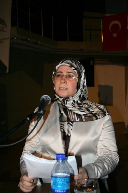Reha Yeprem Adana'da Peygamber Efendimiz'i Şiirlerle Anlattı