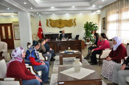 Rehabilitasyon merkezi sakinlerinden Vali Pek'e anlamlı ziyaret