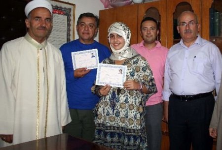 Rehberden Etkilenen Meksikalı Baba Ve Kızı Müslüman Oldu