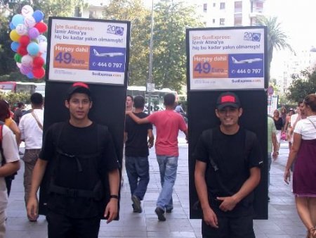 Reklam Hamalları İşbaşında