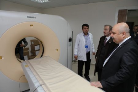 Rektör Gönüllü, Tıp Fakültesi'nde incelemelerde bulundu