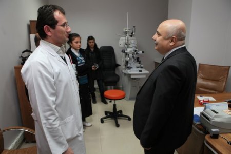 Rektör Gönüllü, Tıp Fakültesi'nde incelemelerde bulundu