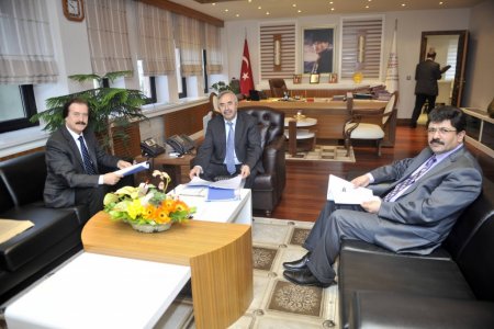 Rektör Kocacık, projeler için Başkent'te destek aradı