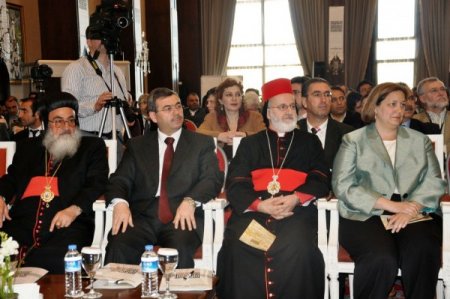 Rektör Omay Süryanileri Mardin'e Çağırdı