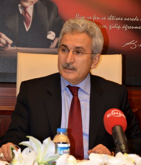 Rektör Özdemir: Bu topraklarda yaşayan herkesin sürece sahip çıkması şart