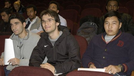 Rektör Prof. Dr. Dilek, Türk kökenli öğrencilerin sorunlarını dinledi