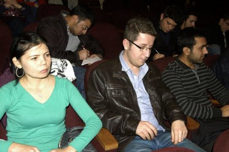 Rektör Prof. Dr. Dilek, Türk kökenli öğrencilerin sorunlarını dinledi