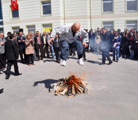 Rektör Uçar: Nevruz birlik, beraberlik ve kardeşiliğin sembolü