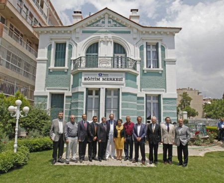 Rektörler: İzmir Emekliler Değil Üniversiteler Şehri Olarak Anılmalı