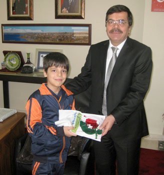 Reşat Kazancı İlköğretim Okulu Öğrencileri Vali Yılmaz’ı Ziyaret Etti