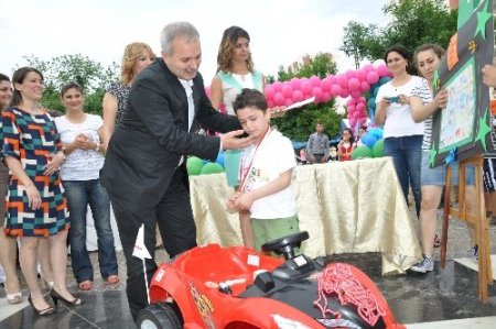 Resim yarışmasında dereceye giren minikler ödüllendirildi