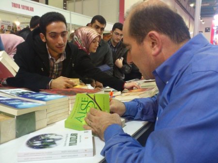 Reşit Haylamaz, TÜYAP’ta okurlarıyla buluştu