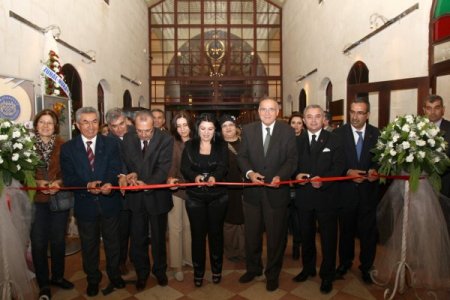 Ressam Akın’ın ergisini Güzelbey açtı