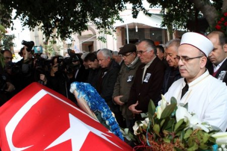 Ressam Burhan Doğançay Turgutreis'te toprağa verildi