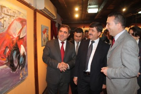 Ressam Ferahoğlu'nun resim sergisi açıldı