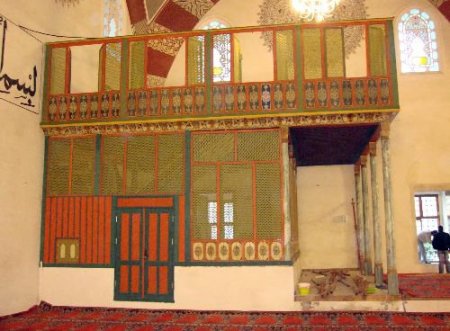 Restorasyon Çalışmaları Eski Camii'ndeki Sanatsal Zenginlikleri Gün Yüzüne Çıkardı